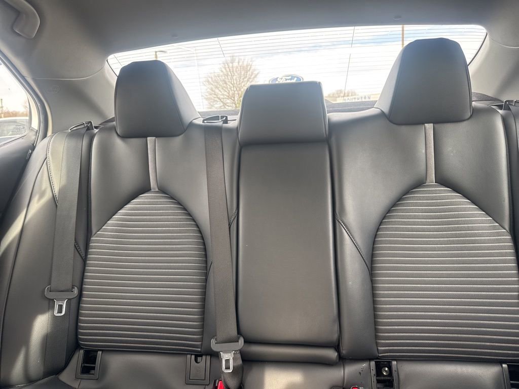 Used 2023 Toyota Camry SE image 11