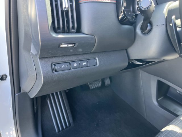 New 2026 Nissan Pathfinder SV AWD/4WD image 28