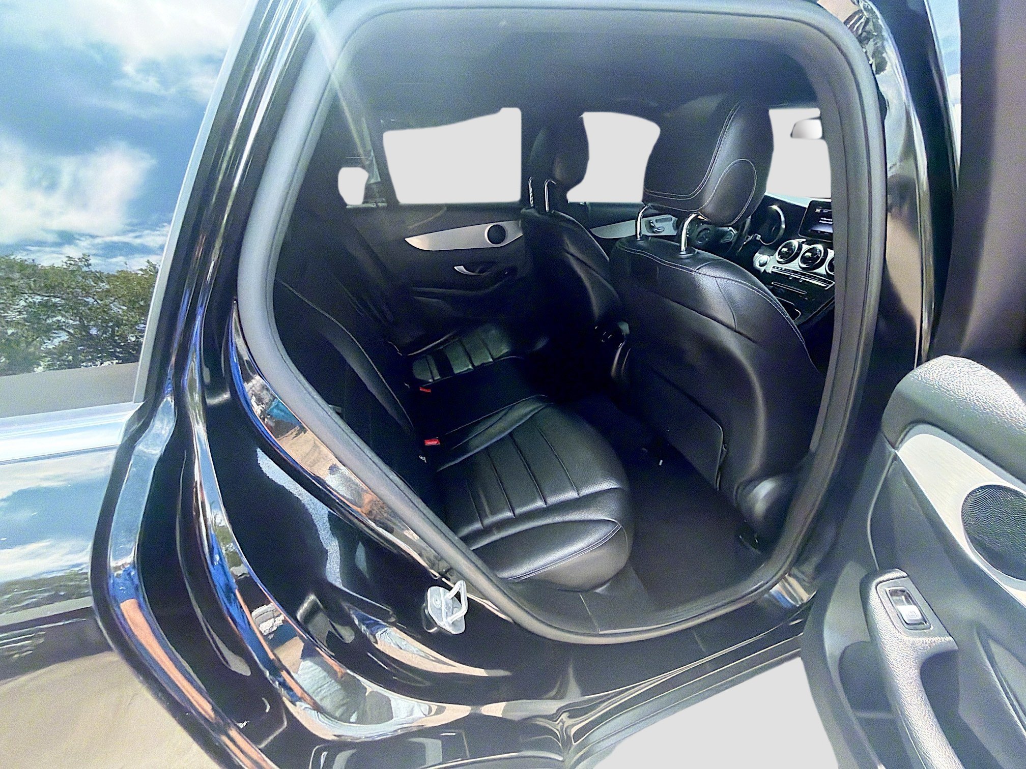 Used 2019 Mercedes-Benz GLC 300 4MATIC image 26