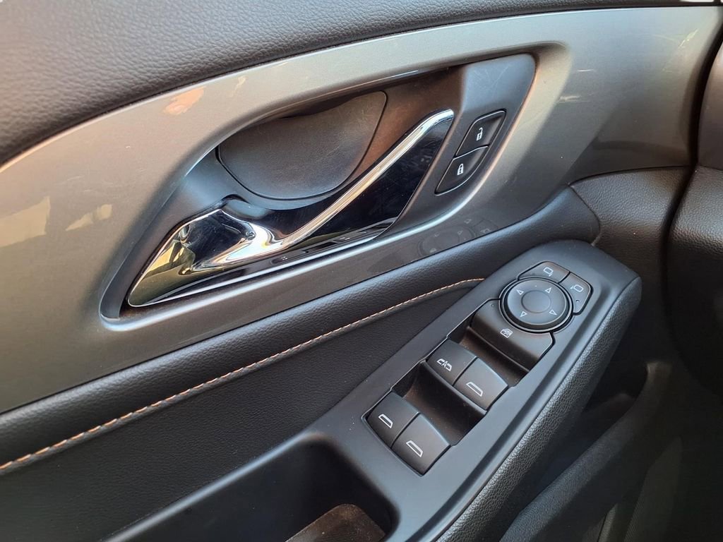 Used 2018 Chevrolet Traverse LT FWD image 28