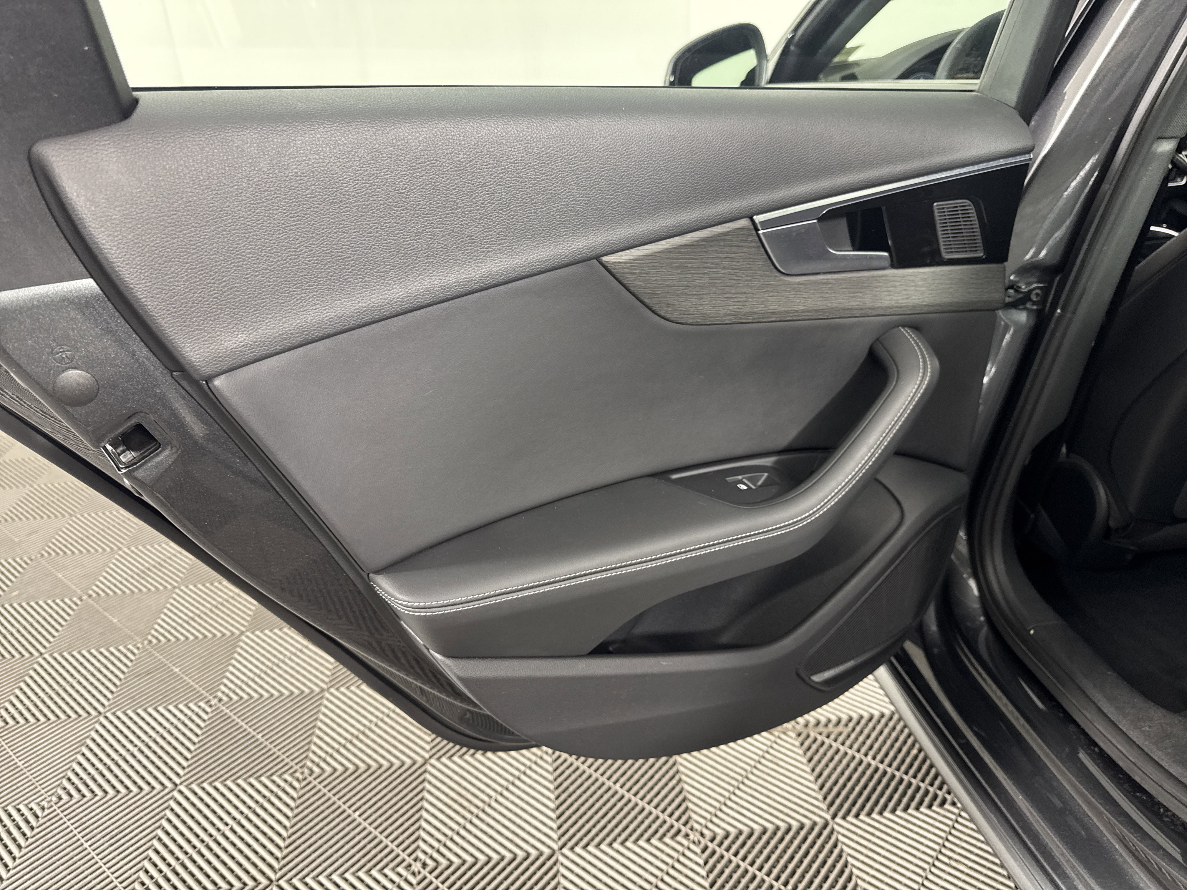 Used 2021 Audi A4 2.0T Premium Plus w/ Premium Plus Package image 23