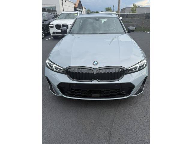 Used 2026 BMW 330i xDrive Sedan w/ M Sport Package AWD/4WD image 5