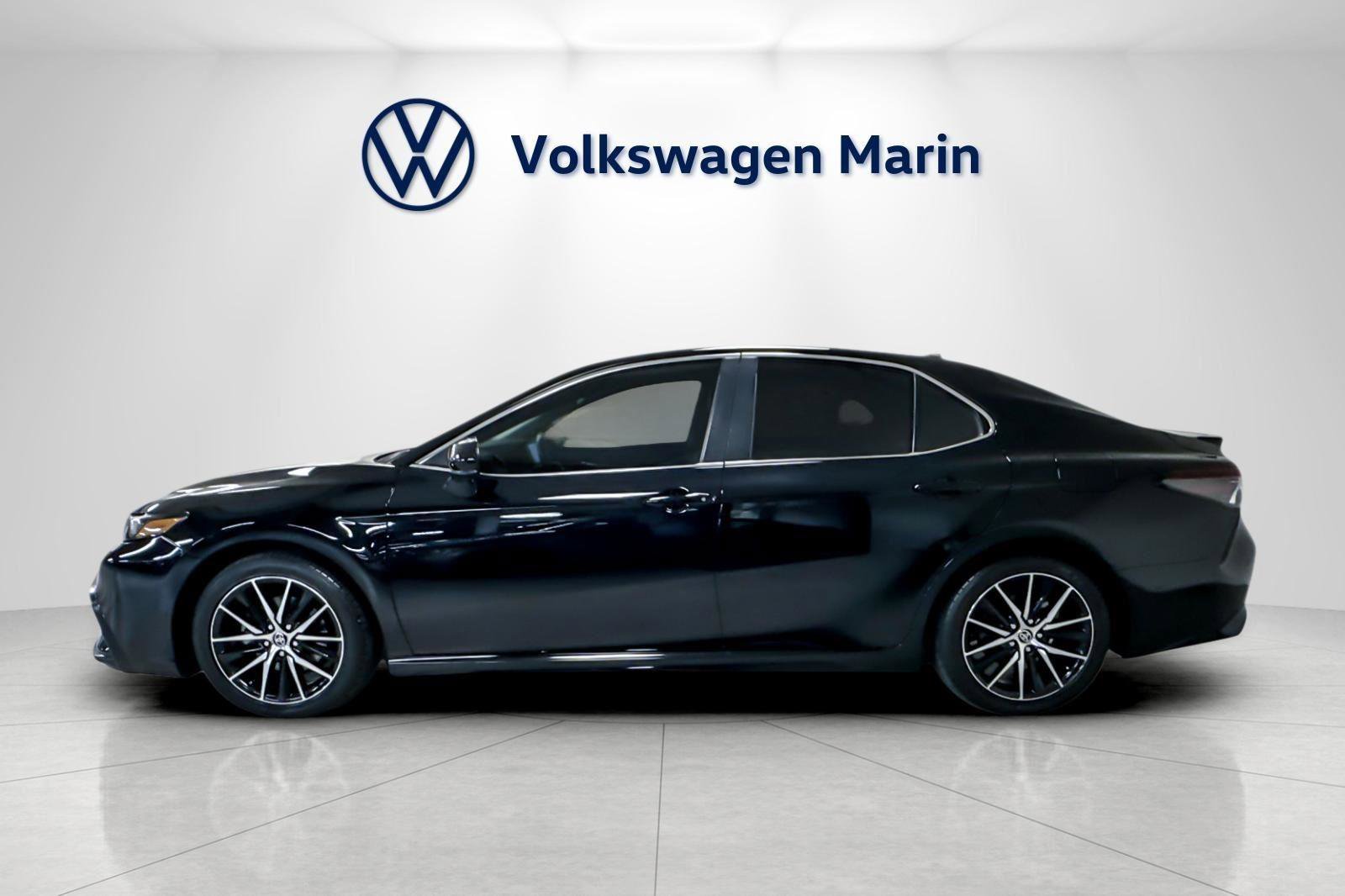 Used 2021 Toyota Camry SE image 2