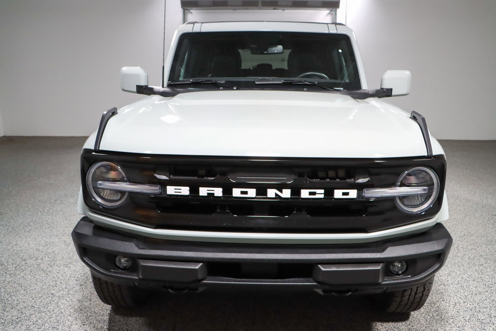 Used 2023 Ford Bronco Outer Banks image 4