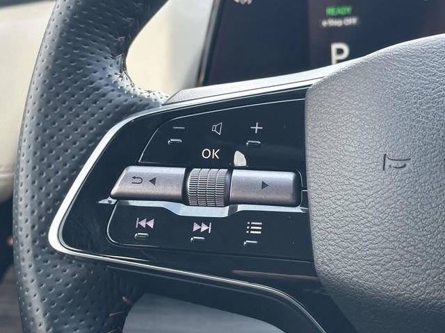 Used 2023 Nissan Ariya AWD image 24