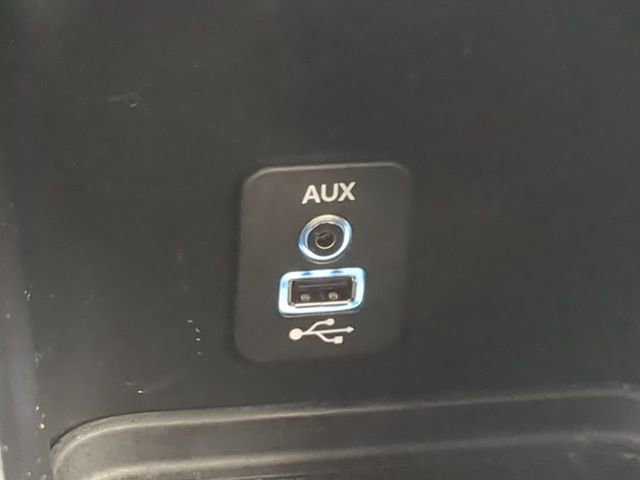 Used 2018 Dodge Journey SE image 19