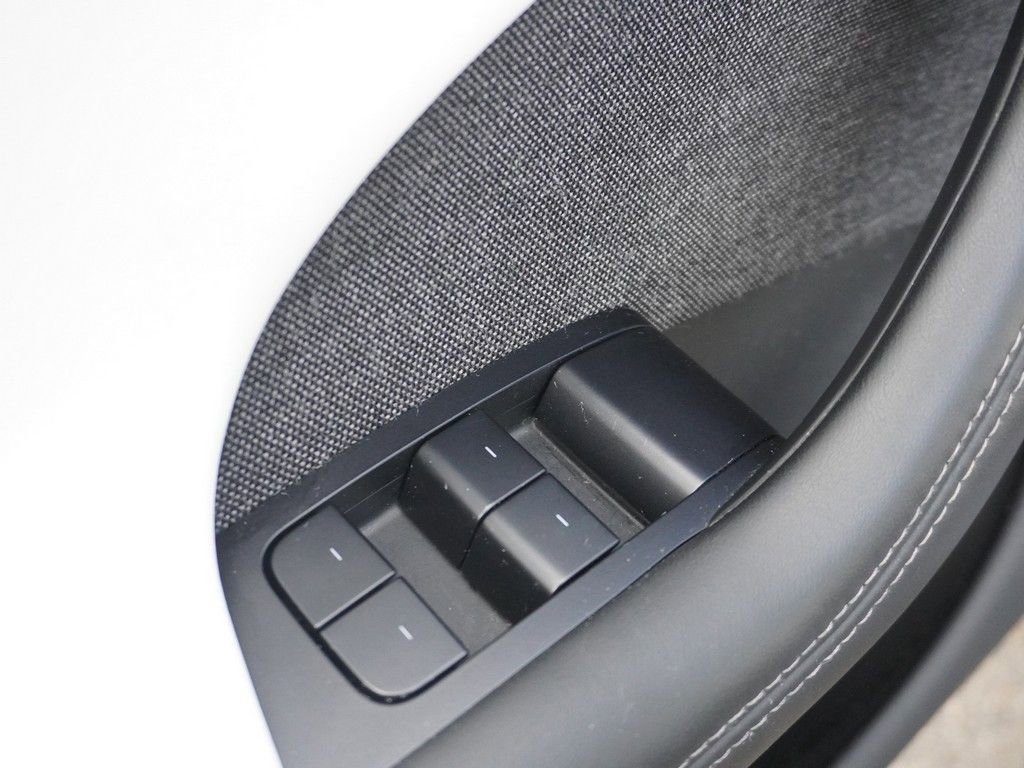 Used 2023 Tesla Model S Plaid image 28