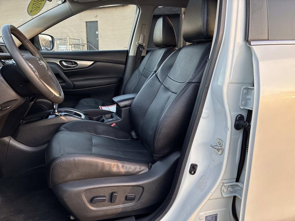 Used 2016 Nissan Rogue SL w/ SL Premium Package image 24