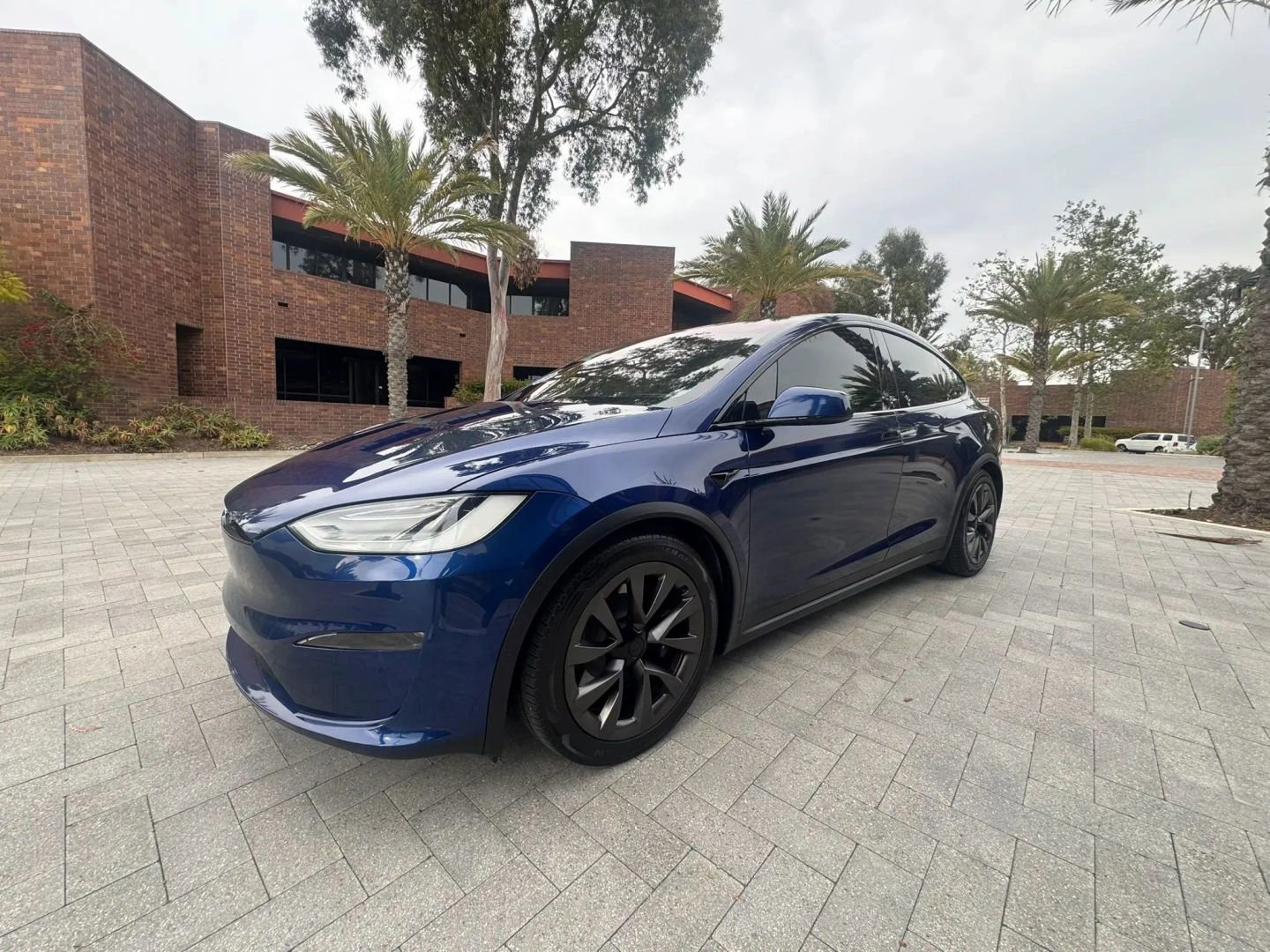 Used 2021 Tesla Model X Long Range image 47