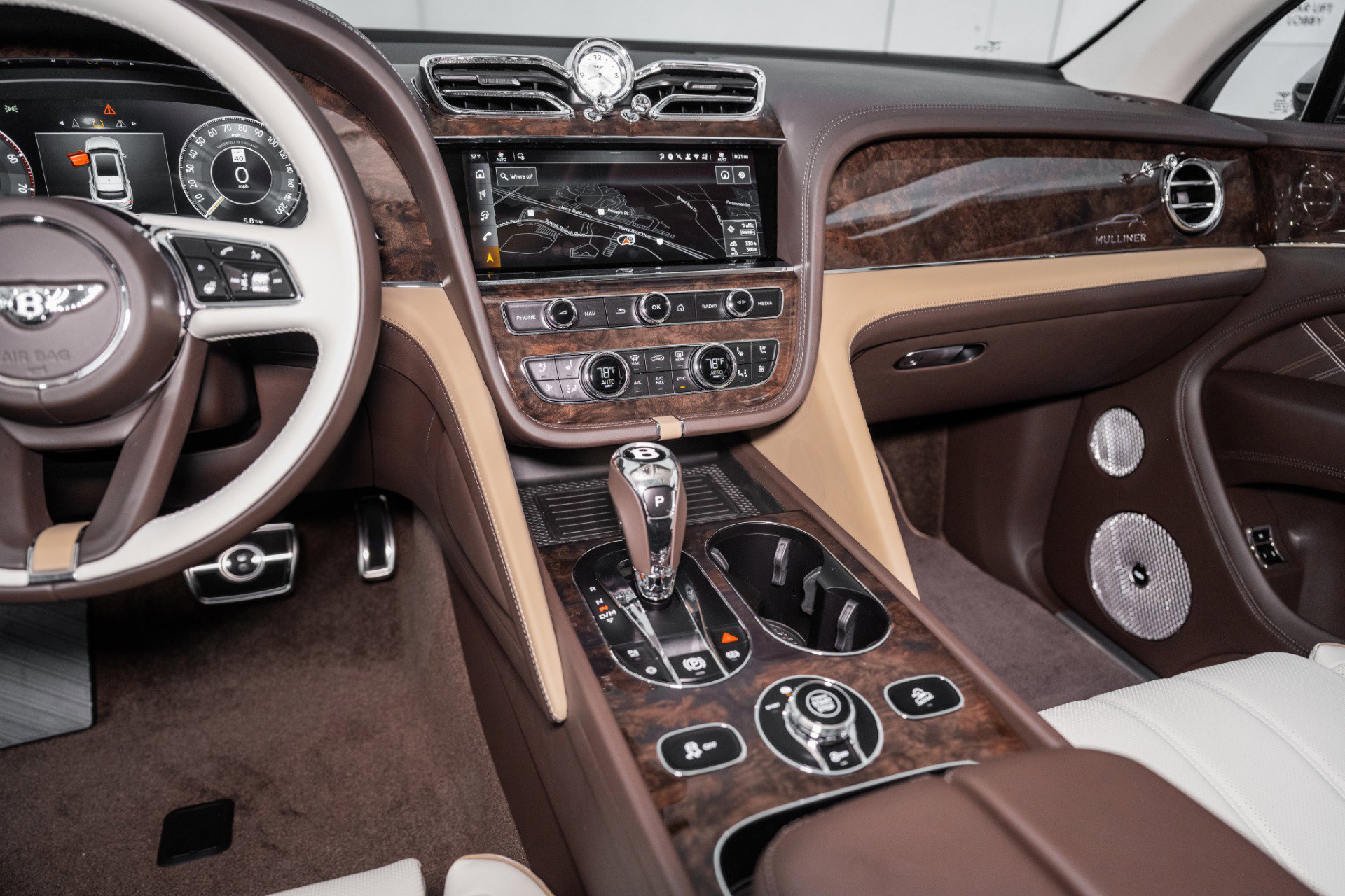 New 2025 Bentley Bentayga Extended Wheelbase image 37