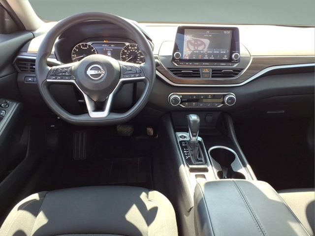 Used 2024 Nissan Altima 2.5 SV AWD/4WD image 16