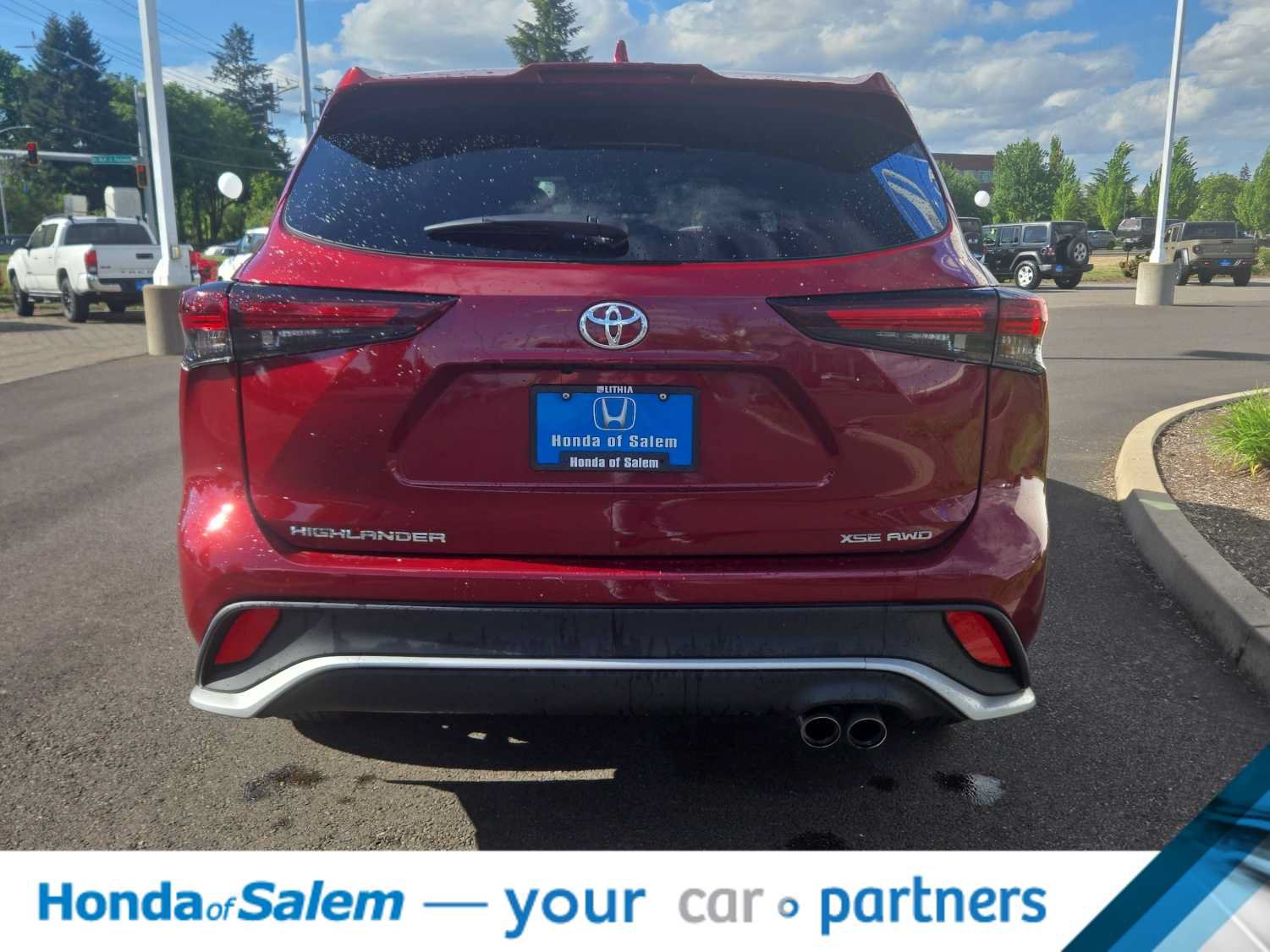 Used 2025 Toyota Highlander XSE AWD/4WD image 5