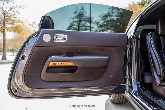 Used 2016 Rolls-Royce Wraith RWD image 38