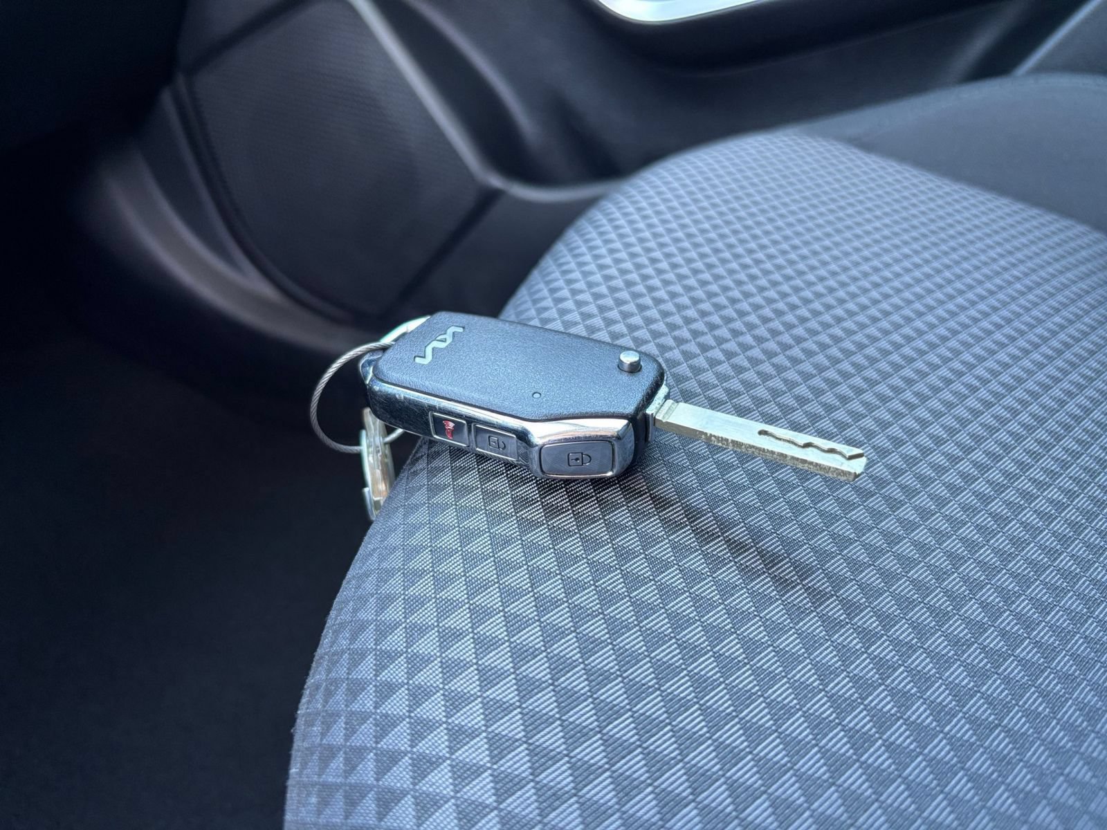Used 2025 Kia Soul LX w/ LX Technology Package FWD image 21