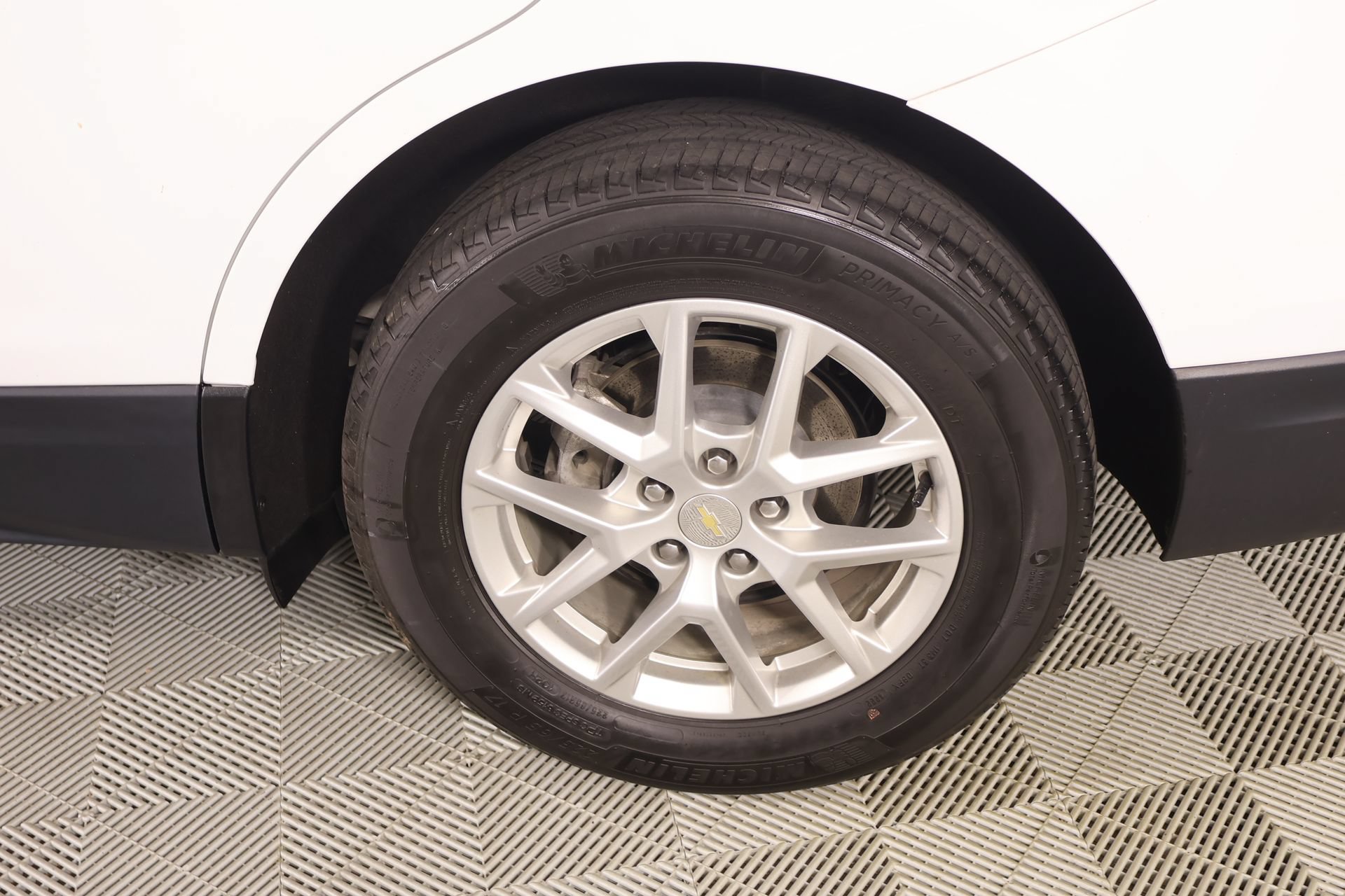 Used 2023 Chevrolet Equinox LT FWD image 18