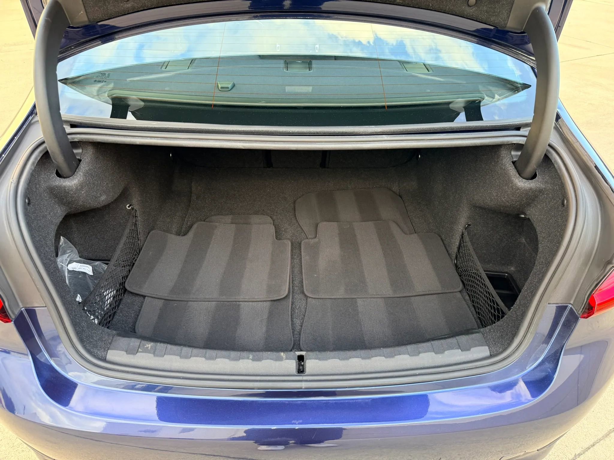 Used 2020 BMW 330i Sedan w/ Convenience Package image 16