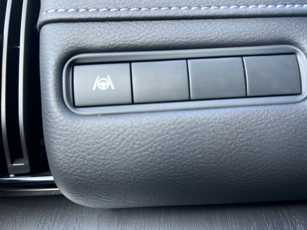 New 2026 Nissan Armada SV image 12