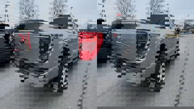 Used 2022 Ford F150 XLT image 2