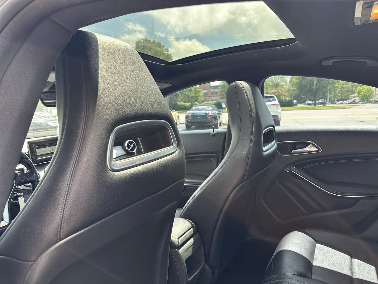 Used 2014 Mercedes-Benz CLA 250 image 23