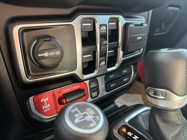 Used 2024 Jeep Wrangler Unlimited Rubicon 4xe AWD/4WD image 32