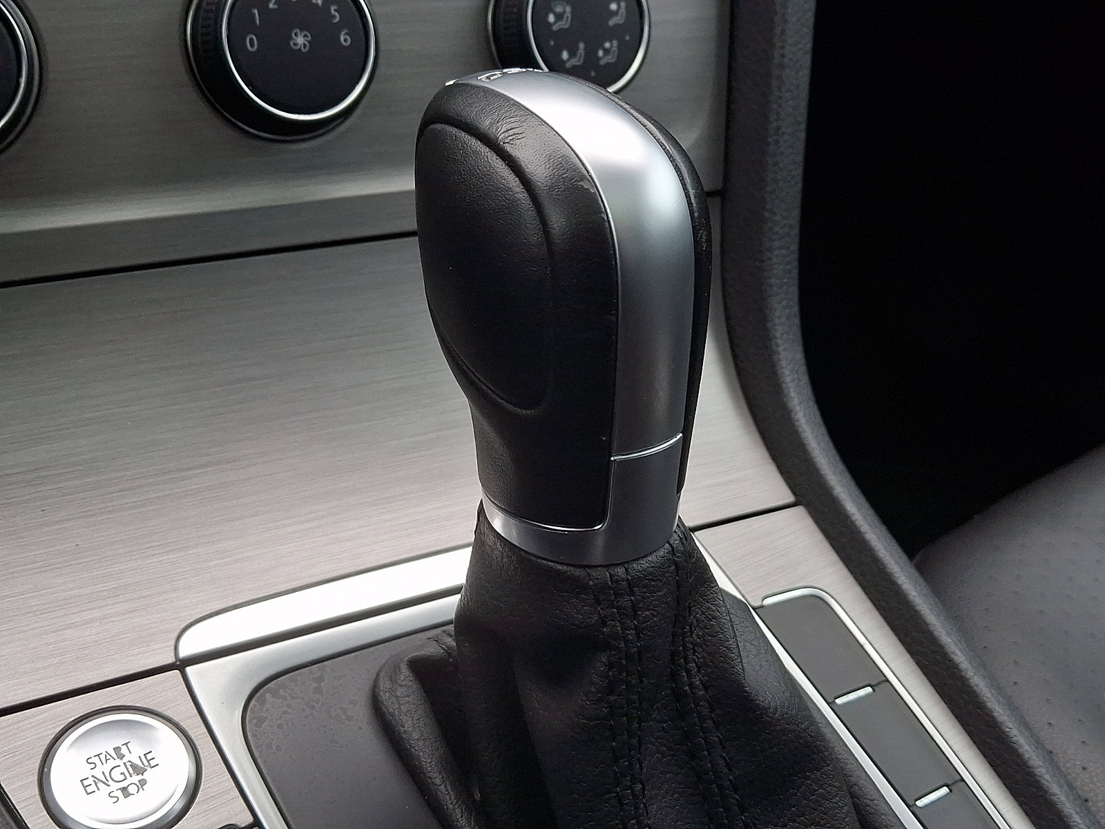 Used 2015 Volkswagen Golf TDI SE image 15