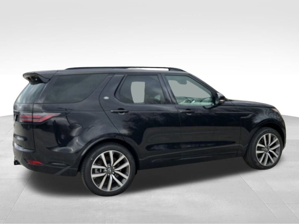 Used 2024 Land Rover Discovery Dynamic SE image 8