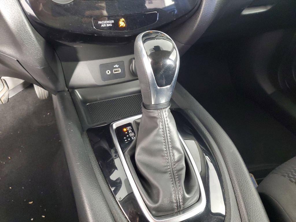 Used 2020 Nissan Rogue Sport S image 17