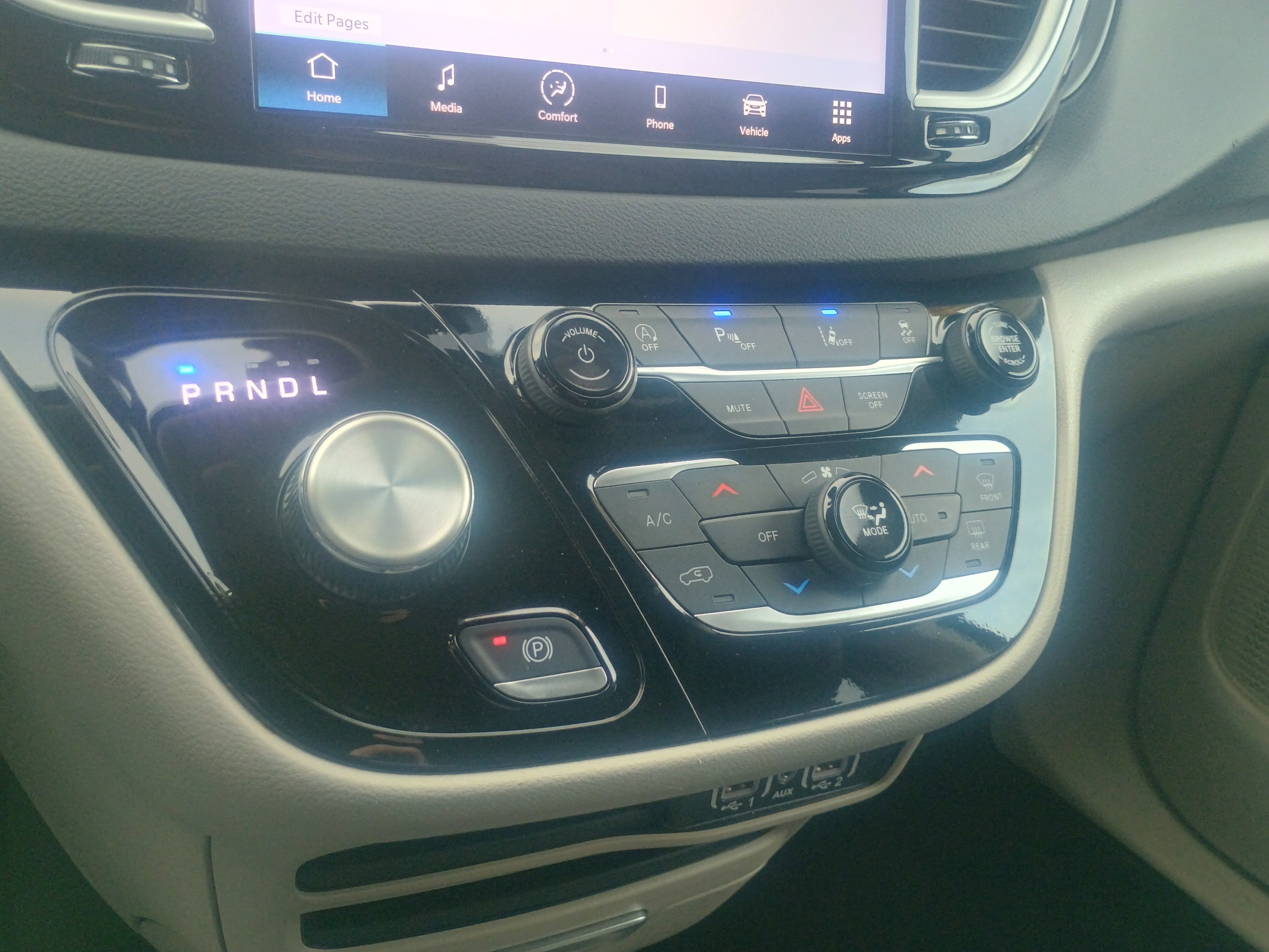 Used 2024 Chrysler Pacifica Touring-L image 30