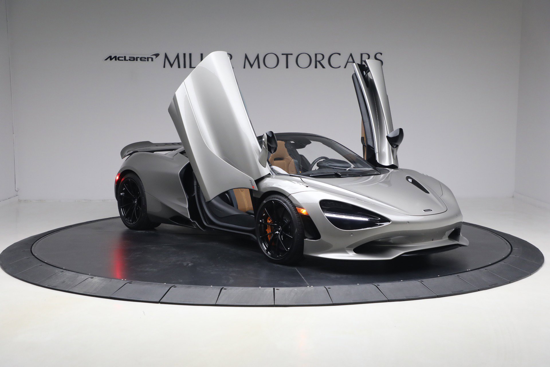 Used 2025 McLaren 750S Spider image 30