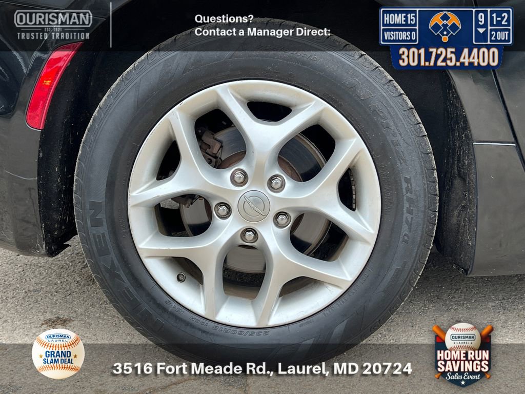 Used 2019 Chrysler Pacifica Touring Plus w/ Tire & Wheel Group FWD image 3