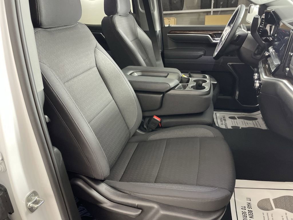 Used 2025 GMC Sierra 1500 SLE image 27