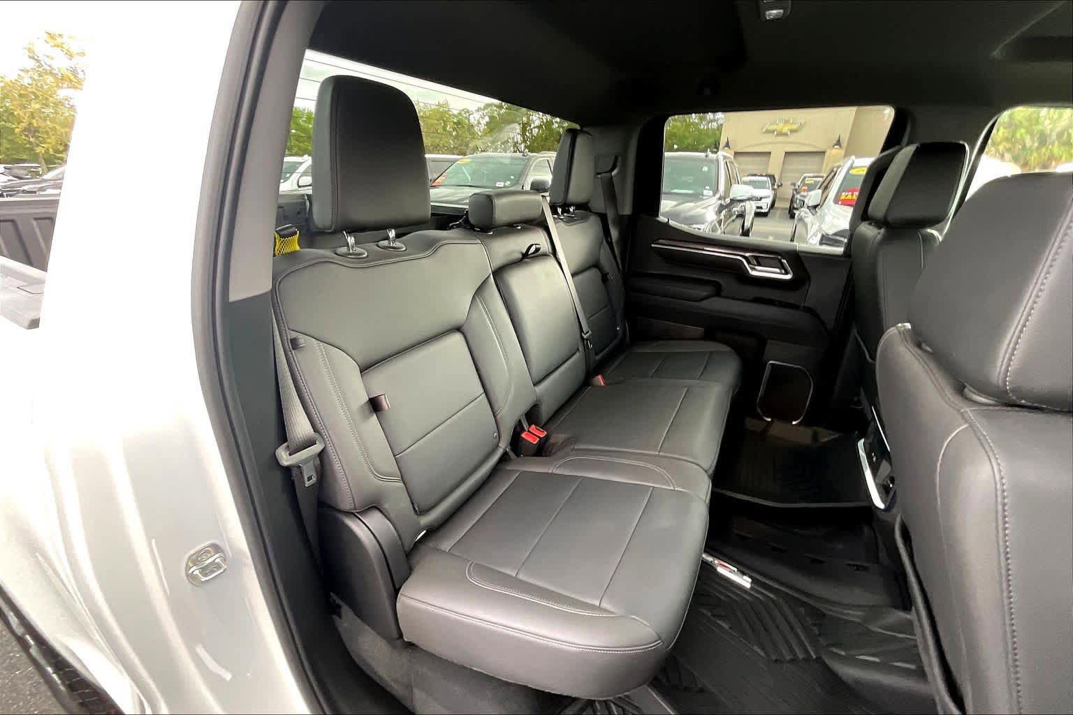 Certified 2025 Chevrolet Silverado 1500 LTZ AWD/4WD image 26