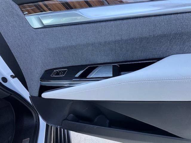 Used 2026 Cadillac Escalade ESV Platinum Sport w/ LPO, Floor Liner Package image 9