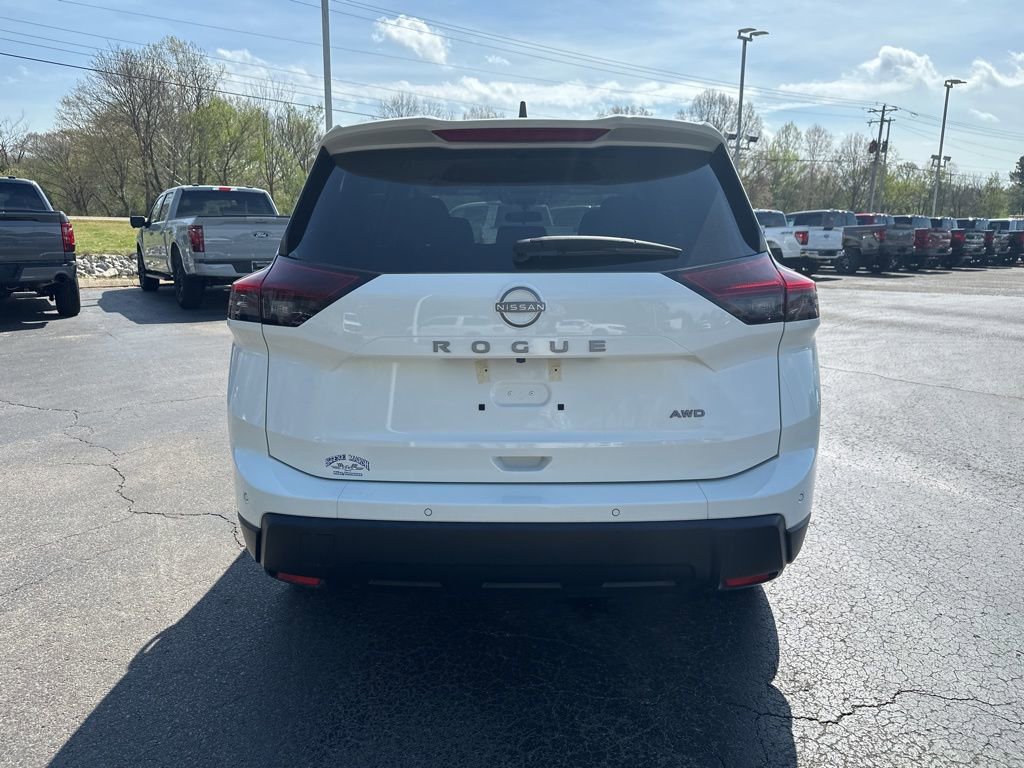 Used 2025 Nissan Rogue S image 4