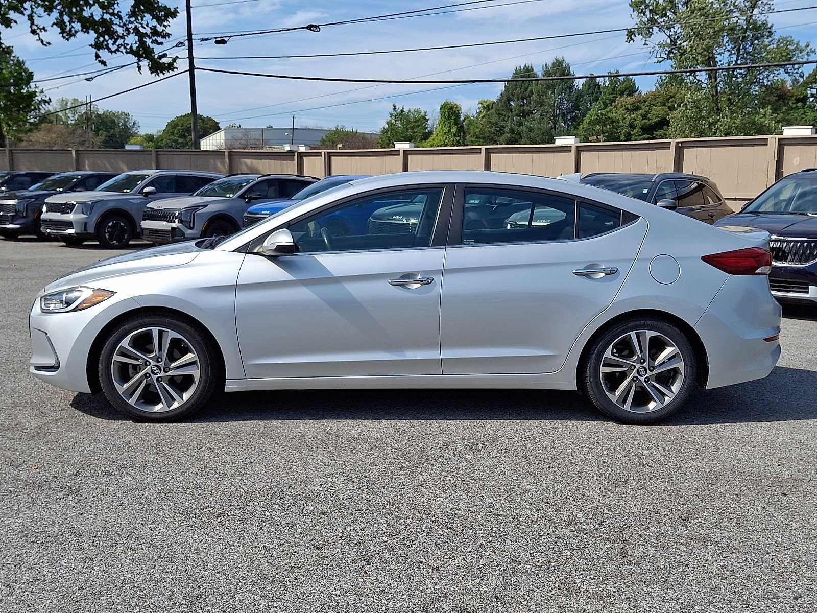 Used 2017 Hyundai Elantra Limited FWD image 8
