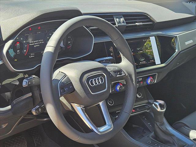 New 2025 Audi Q3 2.0T Premium w/ Convenience Package AWD/4WD image 3