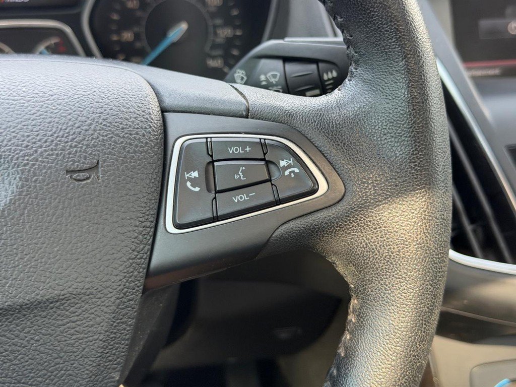 Used 2015 Ford Focus Titanium FWD image 18