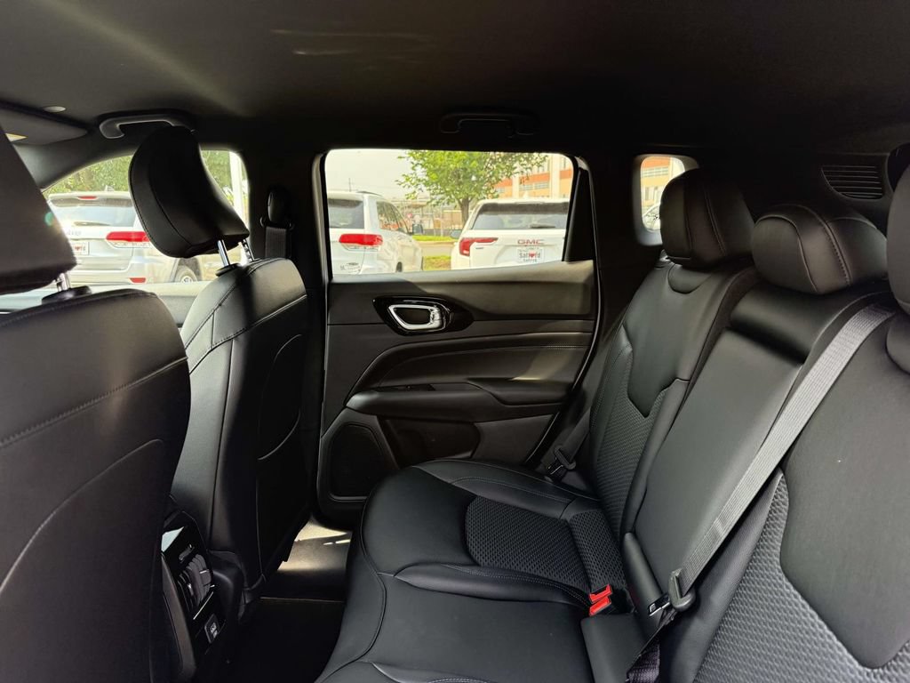New 2026 Jeep Compass Latitude AWD/4WD image 15