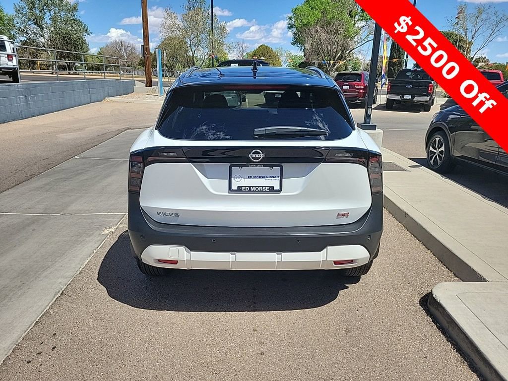 New 2025 Nissan Kicks SR w/ SR Premium Package FWD image 6