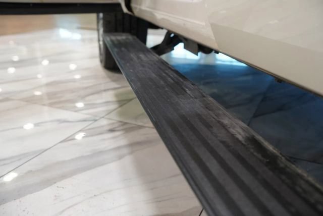 Used 2013 Cadillac Escalade Platinum AWD/4WD image 41