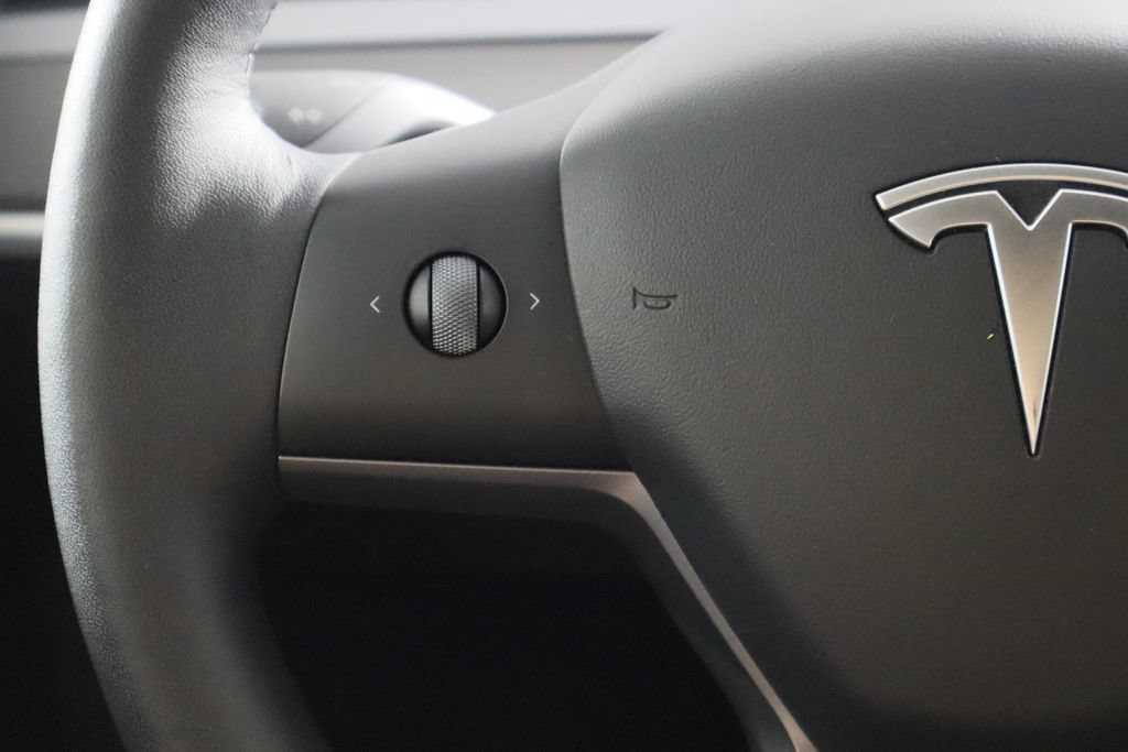 Used 2022 Tesla Model Y Performance AWD/4WD image 8