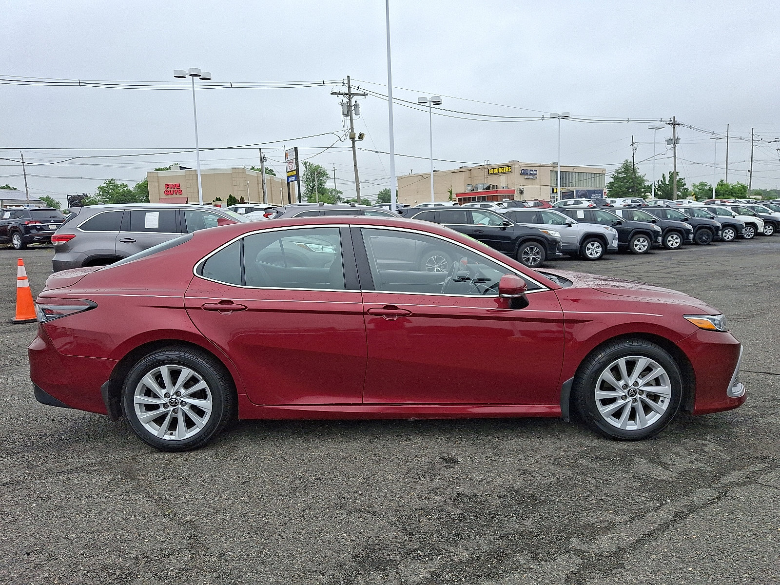 Certified 2022 Toyota Camry LE image 7