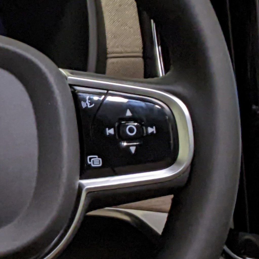 New 2026 Volvo XC90 B6 Plus w/ Protection Package Premier image 17