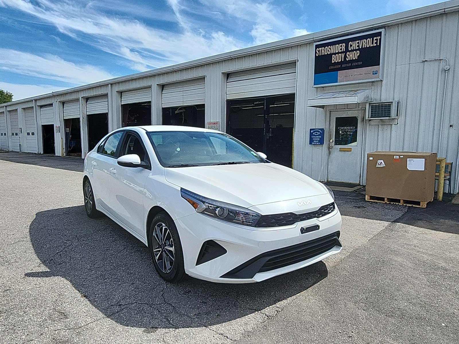 Used 2024 Kia Forte LXS w/ LXS Technology Package FWD image 7