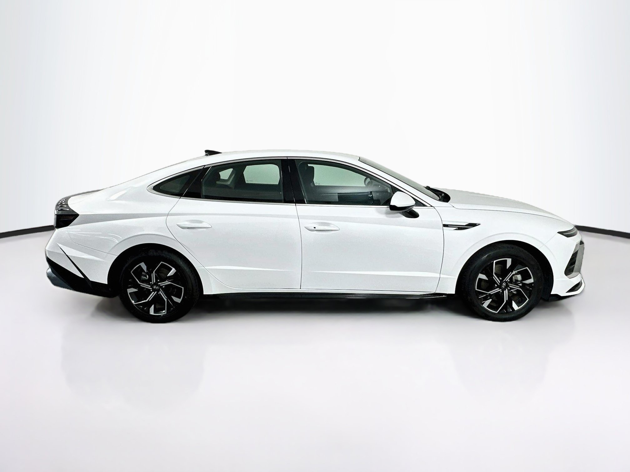 Used 2025 Hyundai Sonata SEL FWD image 10