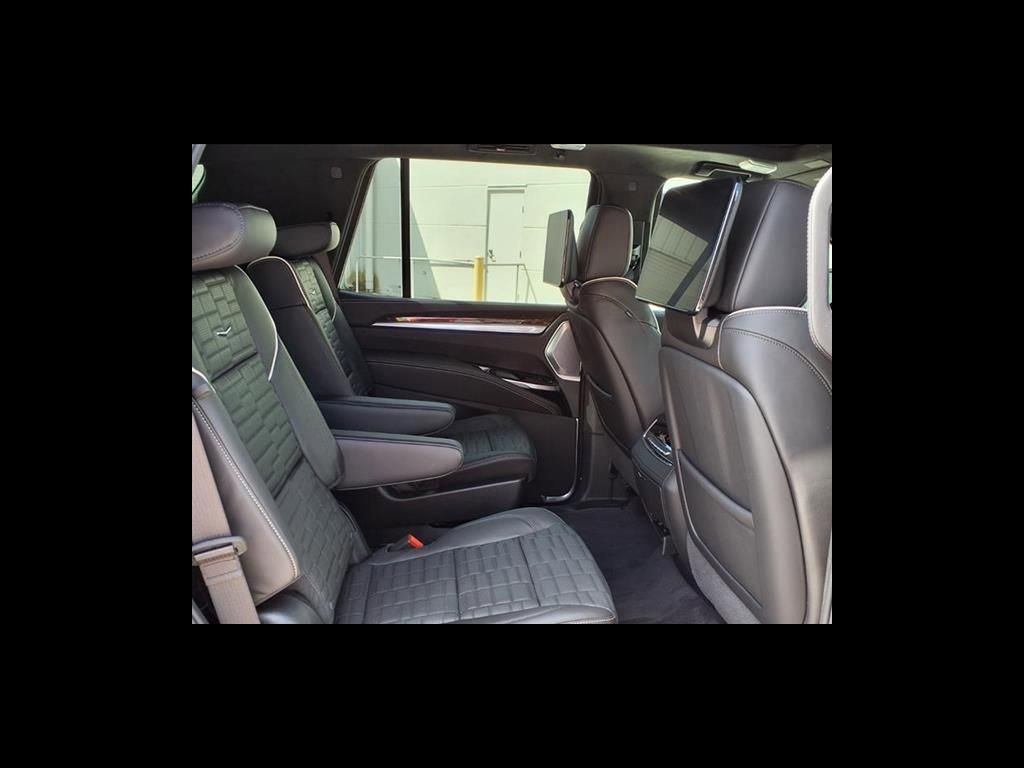 New 2026 Cadillac Escalade Platinum Sport w/ LPO, ONYX Package AWD/4WD image 10