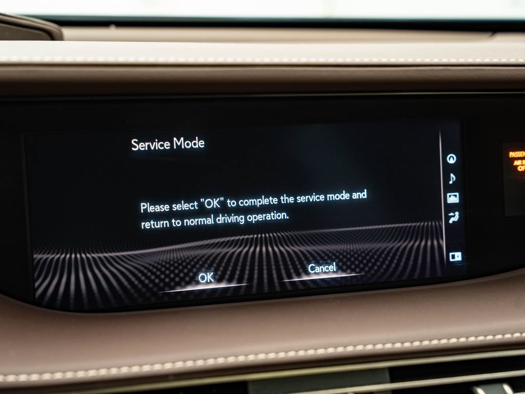 Used 2018 Lexus LS 500 AWD w/ Interior Upgrade Package image 35