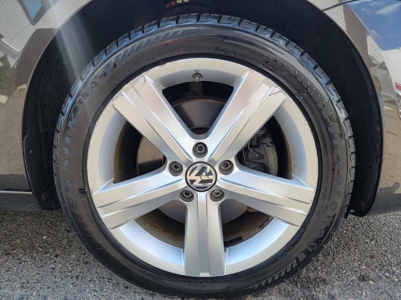 Used 2012 Volkswagen Eos Lux FWD image 24