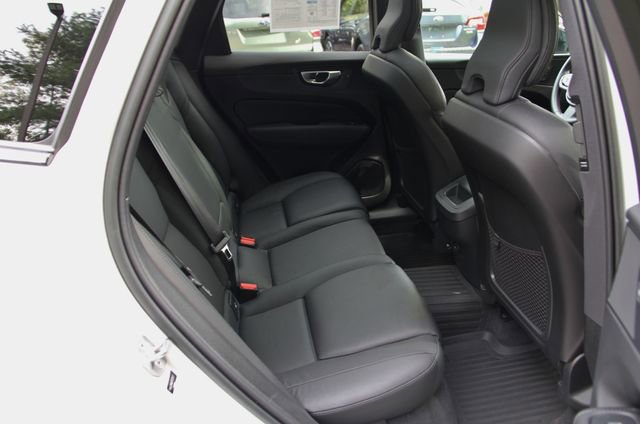 Used 2023 Volvo XC60 B5 Plus w/ Protection Package Premier image 32