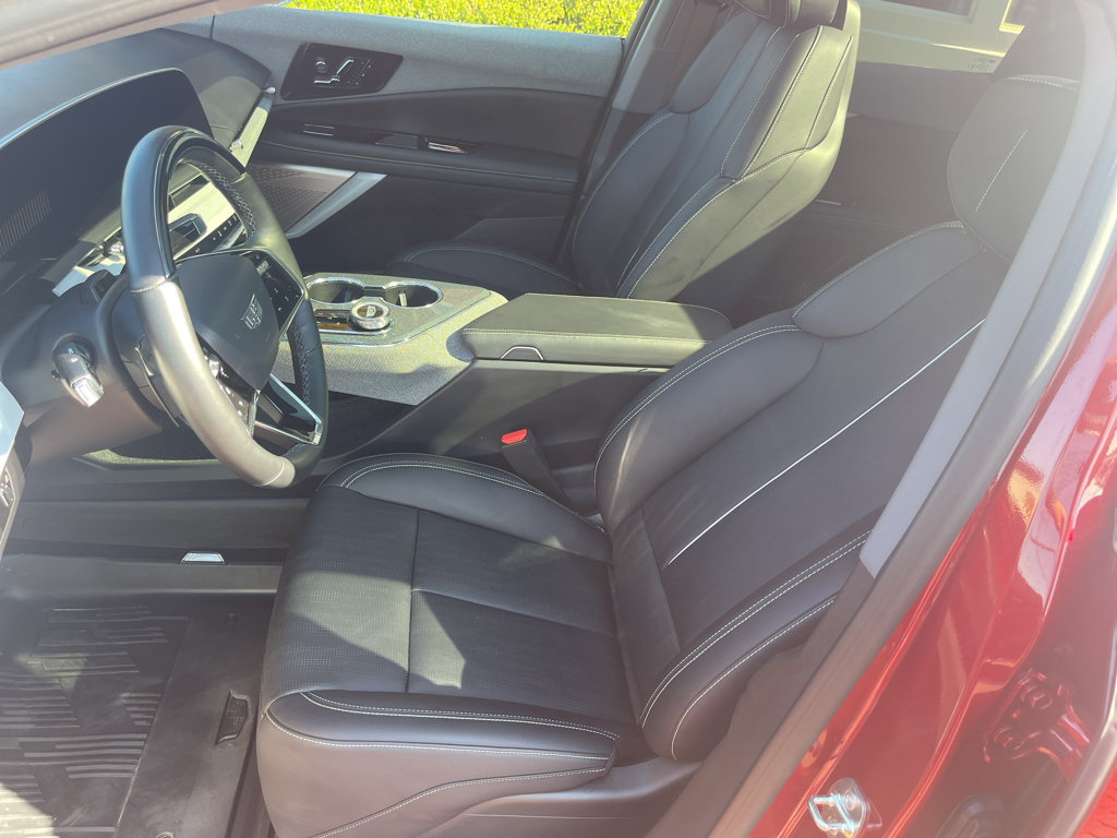 Used 2025 Cadillac Optiq Sport 2 w/ LPO, Floor Liner Package AWD/4WD image 16